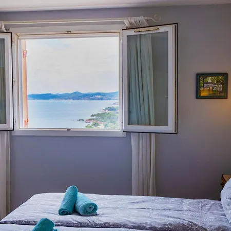 Ferienhaus Bastidon Les Citronniers Für 4 Personen Mit Meerblick