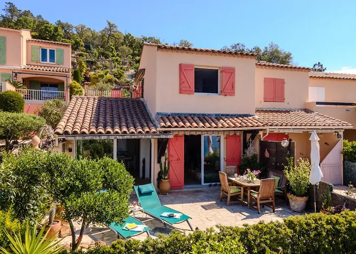 Ferienhaus Bastidon Les Citronniers Für 4 Personen Mit Meerblick