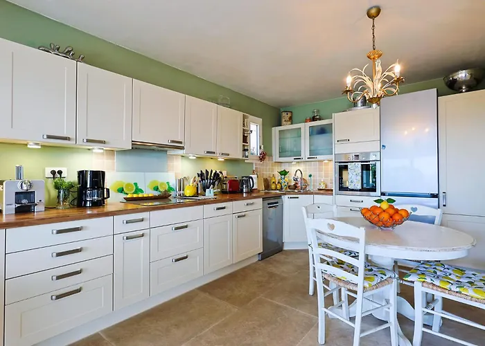 Bastidon Les Citronniers Für 4 Personen Mit Meerblick Ferienhaus *