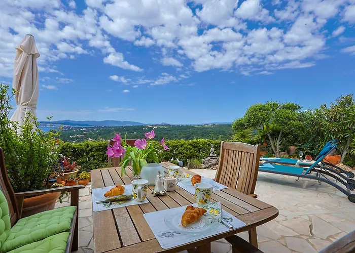 Ferienhaus Bastidon Les Citronniers Für 4 Personen Mit Meerblick